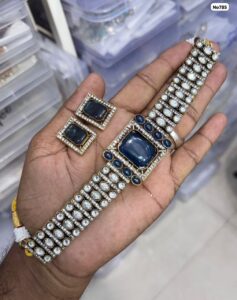 Ad-Choker-white-with-one-green-Big-Stone